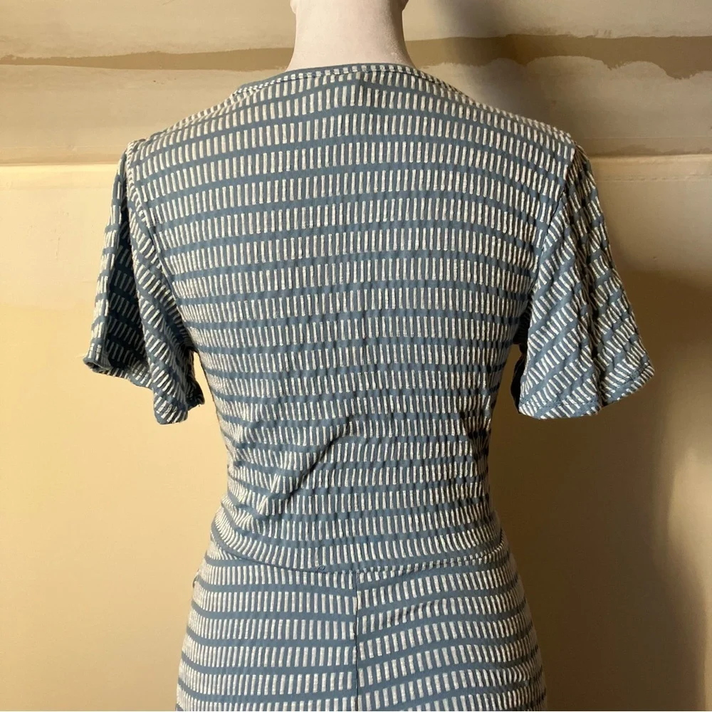 Caution to the Wind Baby Blue Faux Wrap Short Sleeve Mini Dress size Medium - Picture 7 of 8